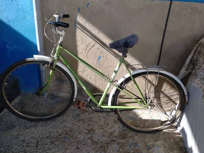 Vendo uma bicicleta para colecionador