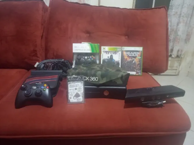 Xbox 360 Slim 4 GB Completo + Kinect + HD Externo 500 GB