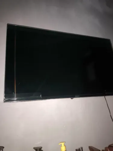 TV semi nova AIWA 43 polegadas Valor negociável