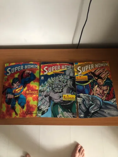 Lote de 06 HQs Superman - sagas completas  