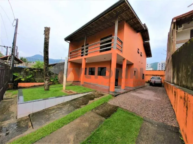 Sobrado à venda em Caraguatatuba, Martim de Sá, com 4 quartos, 178m²