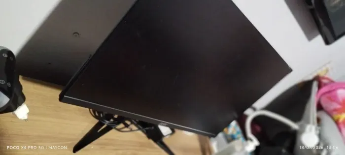 Tela de computador 24 poledas