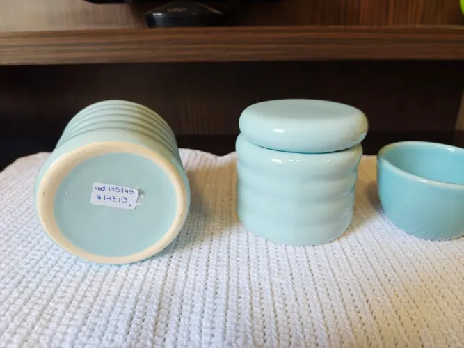 (VALOR POR KIT) Kits higiene para Quarto de Bebê ou Banheiro - Porcelana - Novos