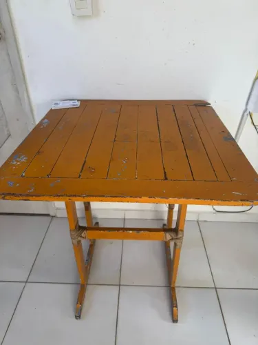 MESA DE MADEIRA 