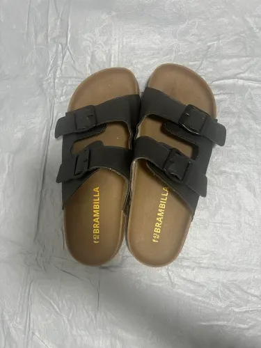 Sandália estilo Birkenstock