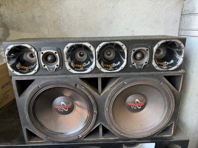 Vendo som automotivo