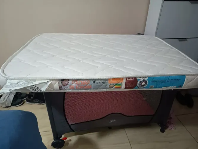 Berço desmontável + colchão