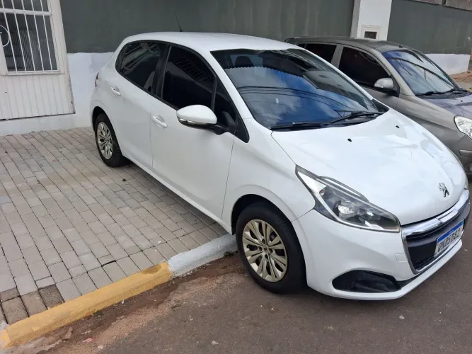 Peugeot 208 Active 1.2 Flex 12V 5P Mec. 2018