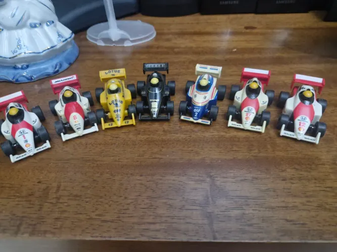 Coleção Carrinhos Ayrton Senna - antiguidade - fricção- Instituto Ayrton Senna