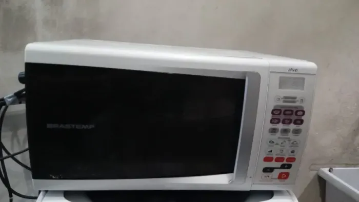 Vendo micro-ondas. 