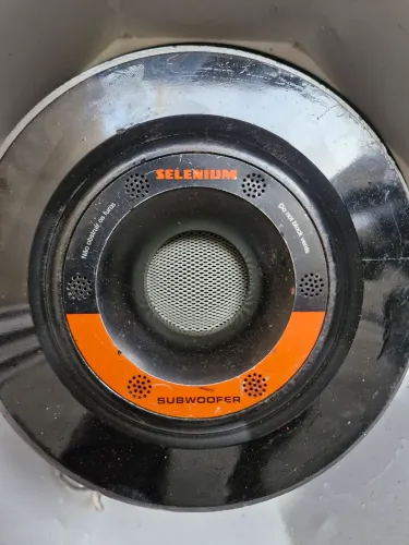 Vendo várias peças de Som Automotivo