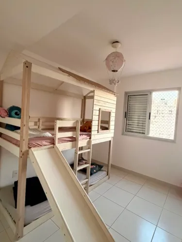 Cama Infantil Elite Casinha em Madeira Maciça + 2 Colchões