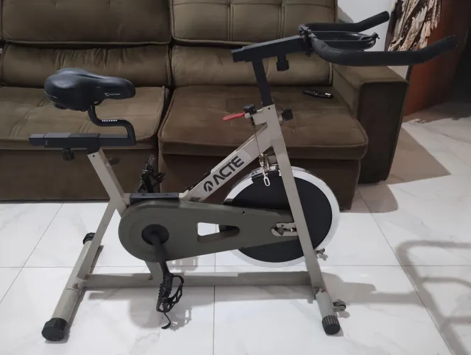 Troco bicicleta spinning profissional Acte, em celular iPhone e faço volta