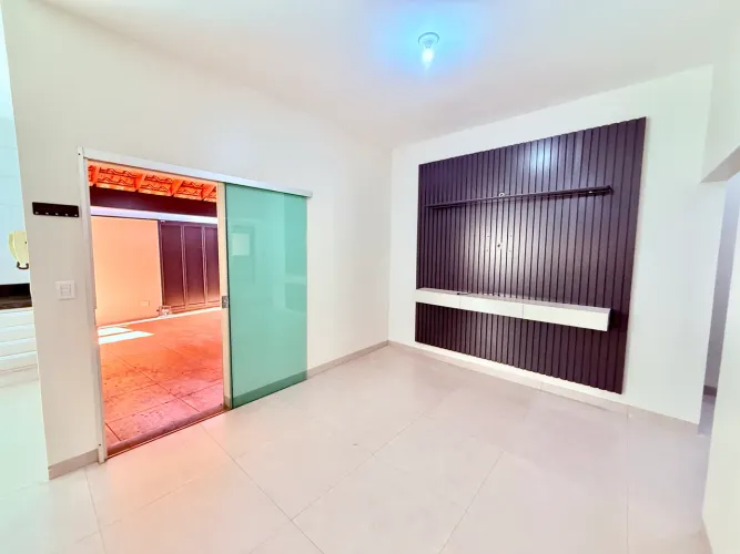 MARAVILHOSA CASA PARA LOCAÇÃO OU VENDA | 3 QUARTOS | SETOR UNIVERSITÁRIO