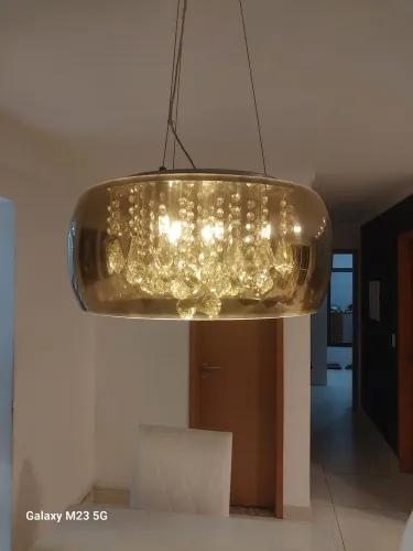 Vende-se lustre de sala. Em perfeito estado.