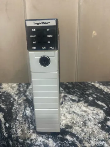 ControlLogix 5563 (número de catálogo 1756-L63) da marca Allen-Bradley.