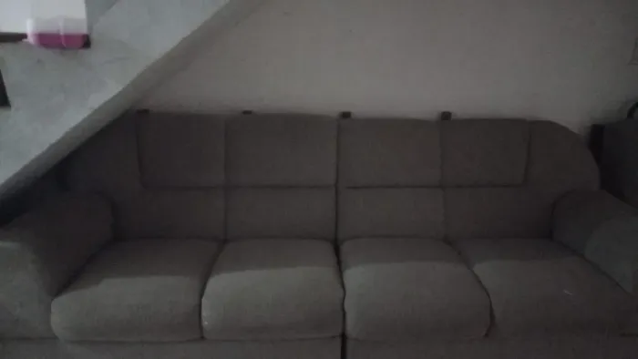 Vendo sofá seminovo.