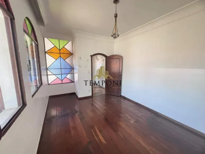 Linda casa colonial de 2 pavimentos no bairro Palmares