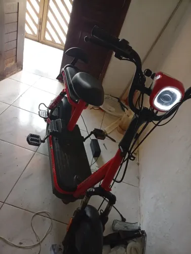 Vendo bike elétrica na garantia e só quatro meses de uso