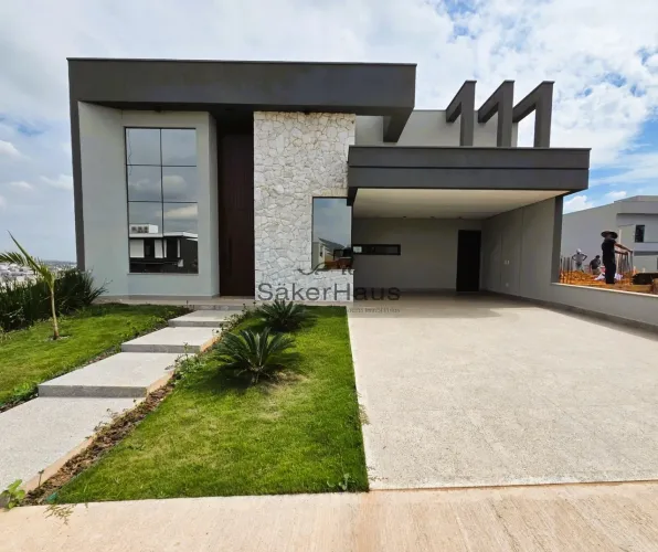 Excelente casa térrea com 3 suítes, escritório e piscina no condomínio fechado Dona Maria 