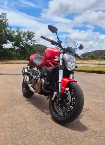 Ducati Monster 821 baixo KM