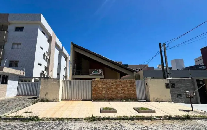 Casa à venda, 4 quartos, 2 suítes, 4 vagas, Bessa - João Pessoa/PB