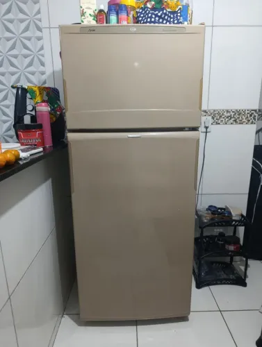 Vendo uma geladeira 