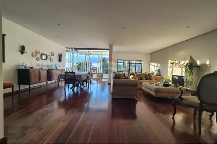 Casa 5 quartos, sendo 4 suítes, no Granville, Juiz de Fora, MG