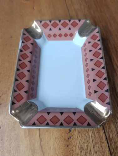 ANTIGO CINZEIRO EM PORCELANA SCHIMIDT ANOS 70 VINTAGE. LINDO TAMANHO 14,5 x 10,5 cm