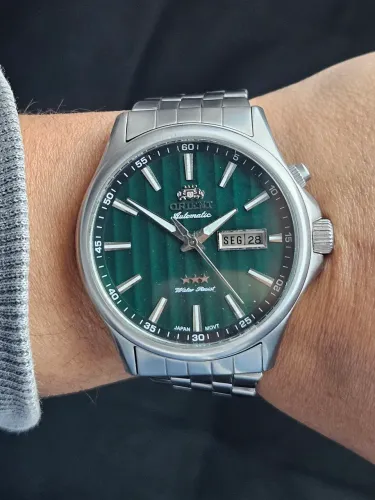 Orient 3 estrelas mostrador verde ref 469Ss043
