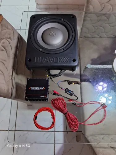 Caixa Selada de Subwoofer Bravox Slim 