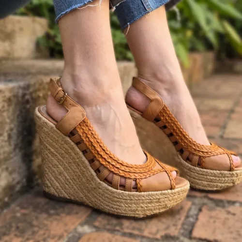 Sandália 34 Arezzo Plataforma Couro Trançado Marrom Tam 34 Anabela Espadrille