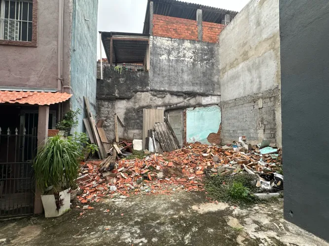 Terreno sp, z/l próximo ao metrô patriarca. Aceito troca 