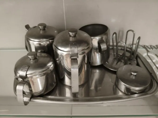 Vendo Conjunto de Chá