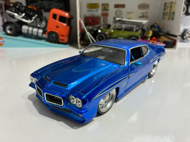 Miniatura Pontiac Gto 71 azul
