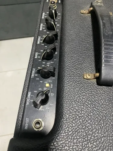 Fender Blues Júnior III C/Case