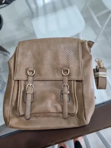 Mochila de couro semi nova