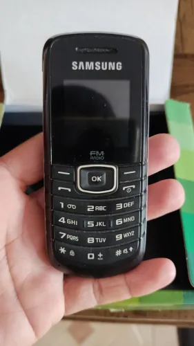 Celular Samsung simples desbloqueado 