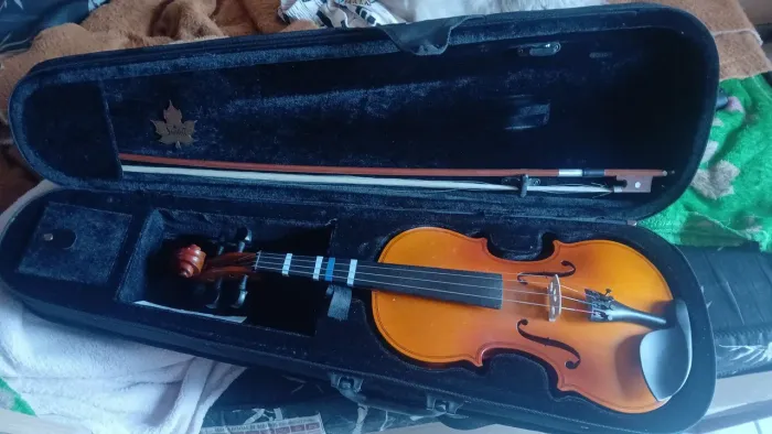 Violino Scarlett 4x4