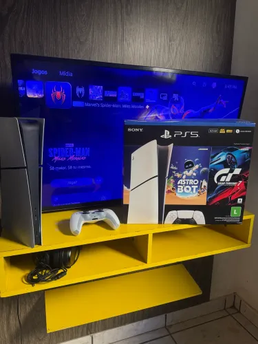 PS5 Slim - Modelo Digital 825GB Com Controle