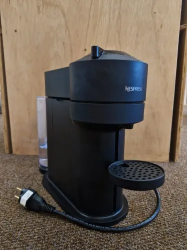 Cafeteira Nespresso Vertuo Next Seminova