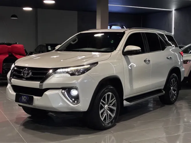 Toyota Hilux SW4 4X4 2.8 Diesel 2019
