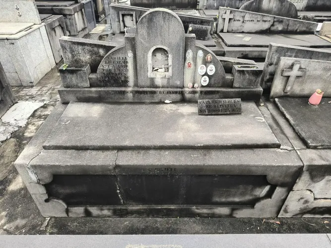 Jazigo Perpétuo no Cemitério do Caju - 5 gavetas