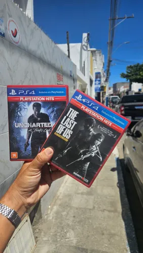 Jogos ps4 the lástima of us e unchartd 4