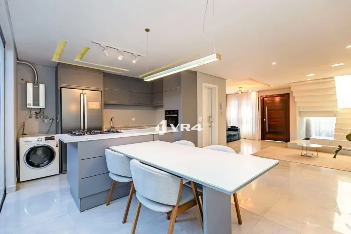 Sobrado com 3 dormitórios para alugar, 180 m² por R$ 8.500/mês - Pinheirinho - Curitiba/PR