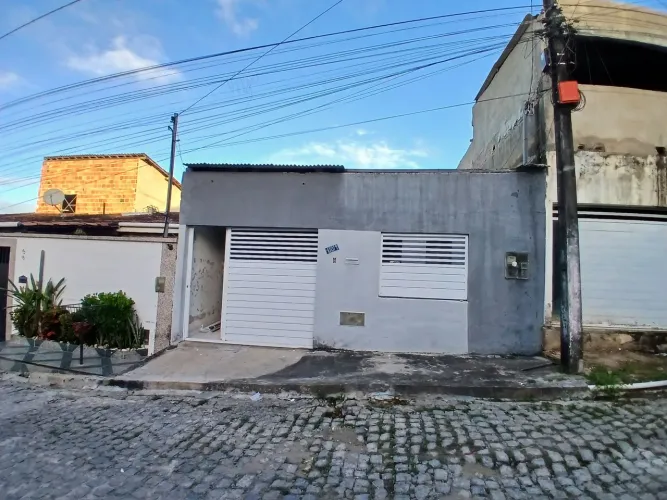 VENDO CASA NA ENTRADA DO EDUARDO GOMES