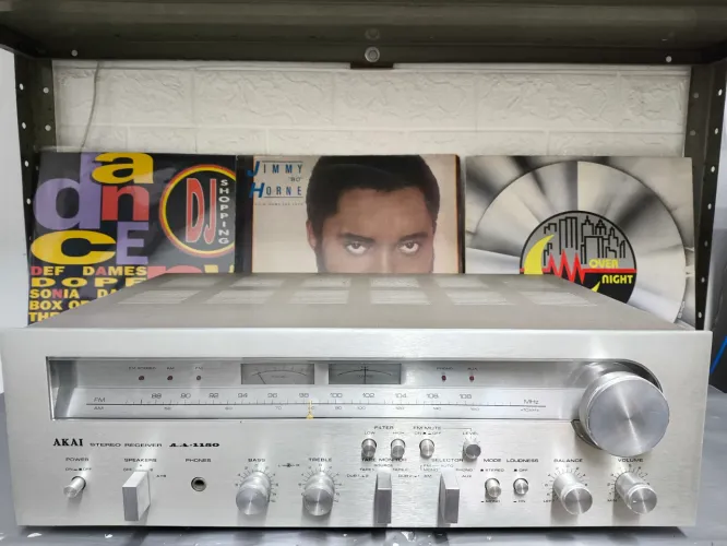 RECEIVER AKAI AA- 1150
