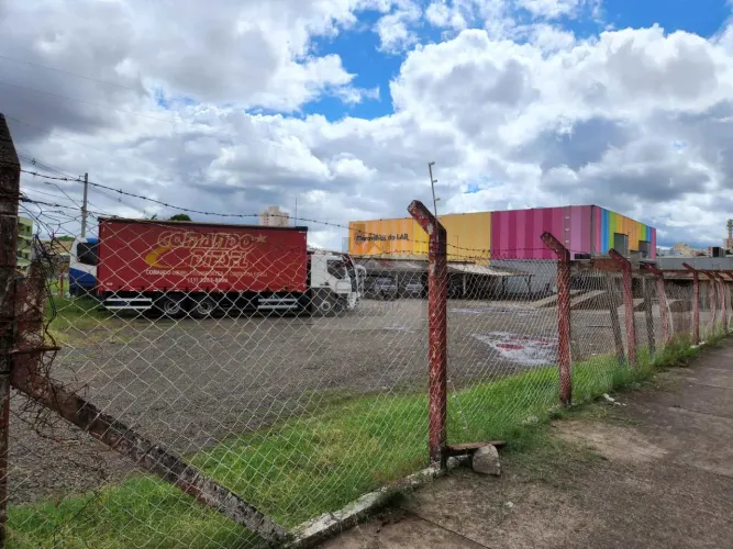 Galpão á venda com 1.975,50 m² de área na Paulicéia