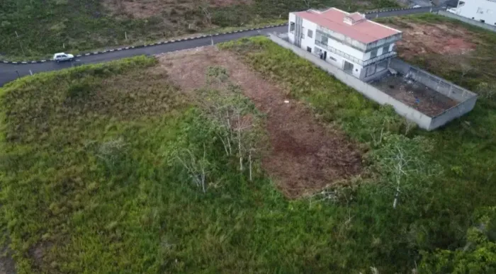TERRENO 600m2 À VENDA- SIMÕES FILHO