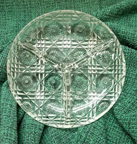 Petisqueira em cristal com três divisões